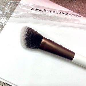 Makeup brush